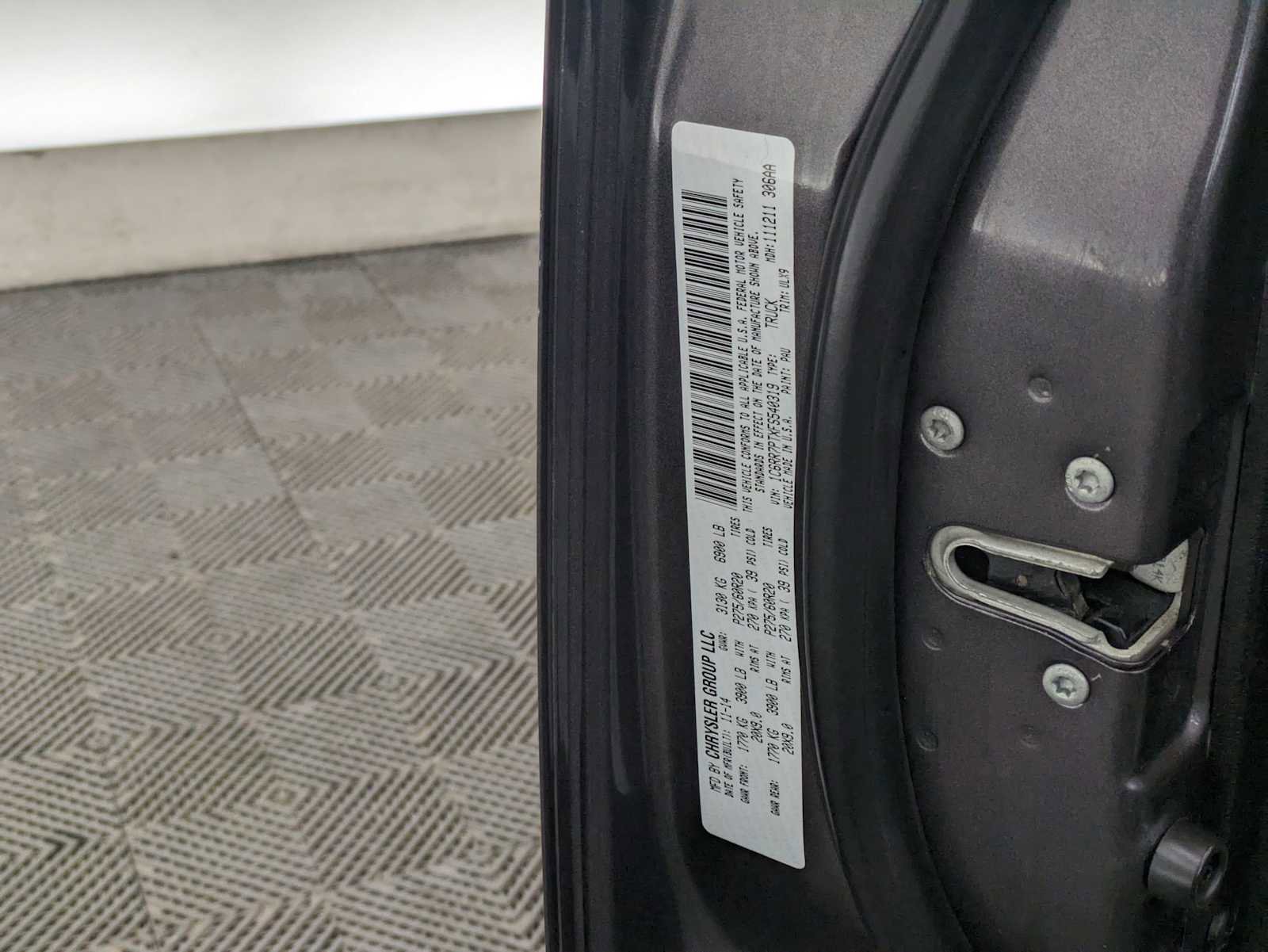 Used 2015 RAM 1500 Limited image 36