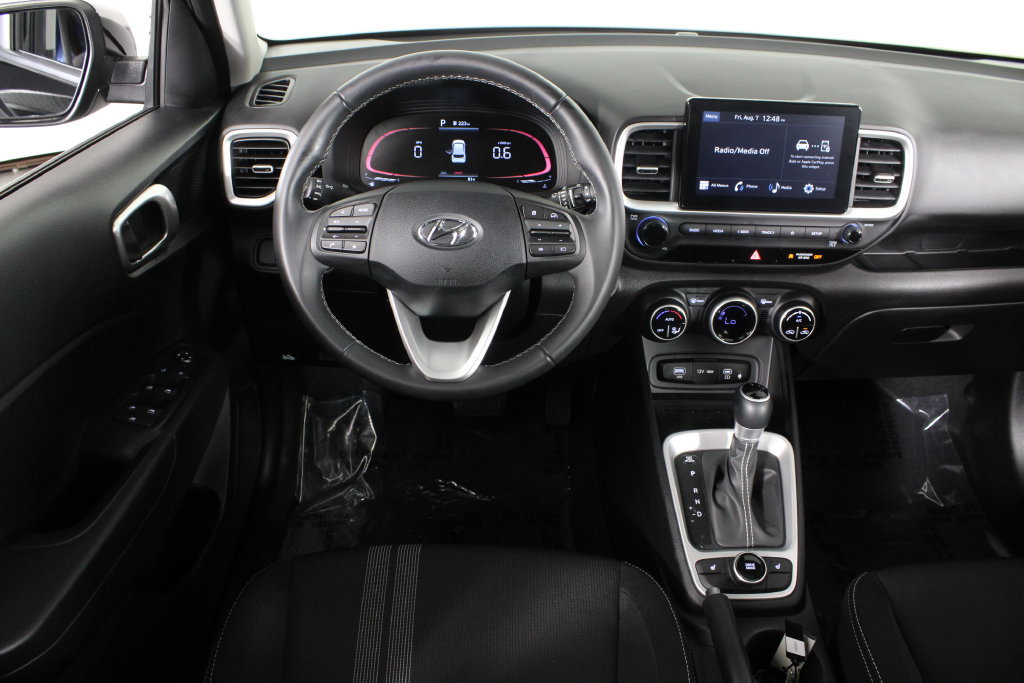 Certified 2026 Hyundai Venue SEL FWD image 8