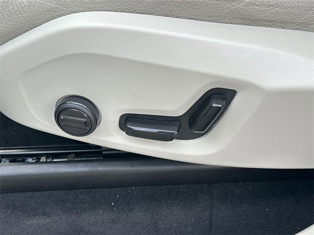 Used 2023 Volvo XC90 T8 Plus w/ Protection Package Premier image 34