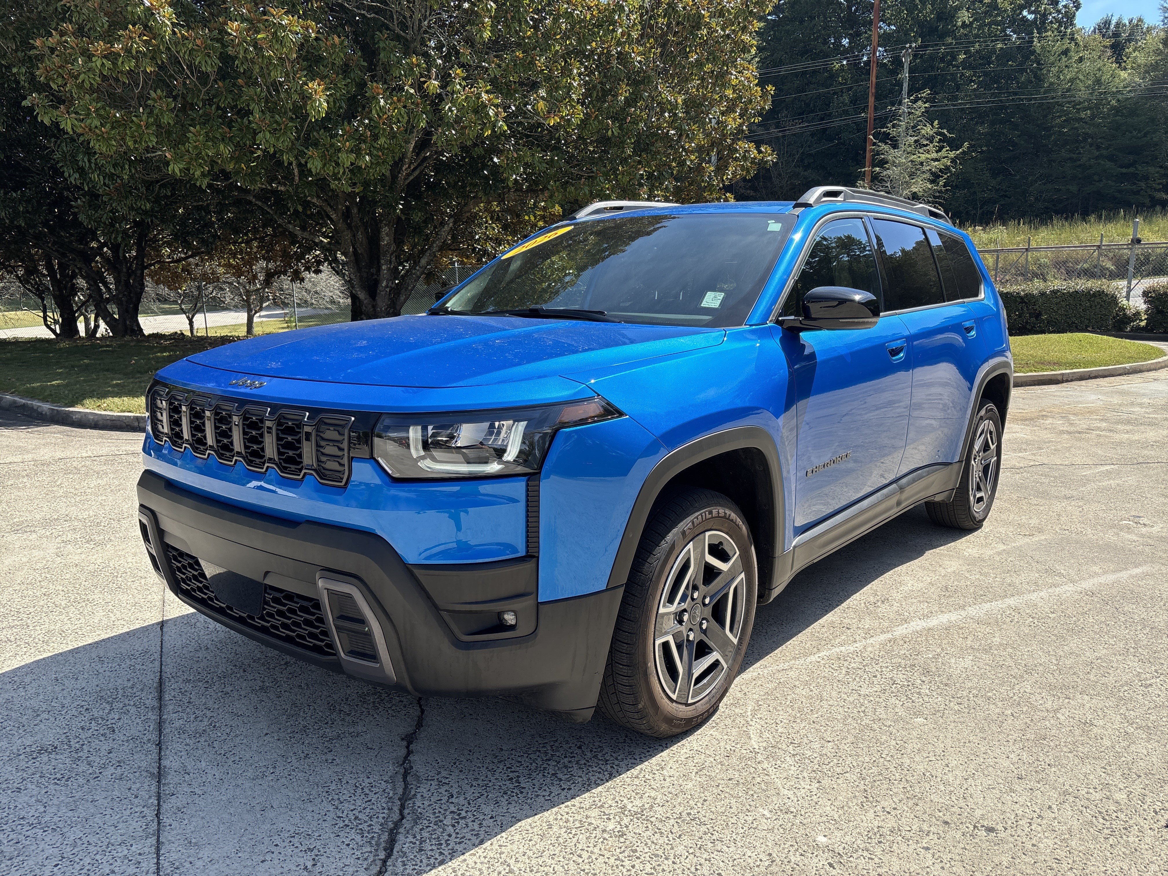 Used 2026 Jeep Cherokee Limited AWD/4WD image 3