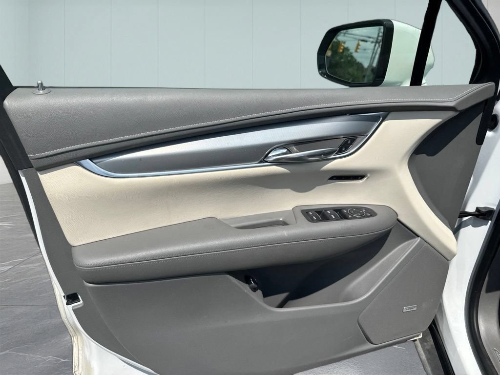 Used 2021 Cadillac XT5 Premium Luxury w/ LPO, Floor Liner Package AWD/4WD image 16