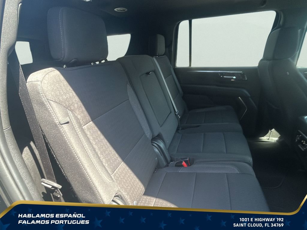 Used 2025 Chevrolet Suburban LS RWD image 29