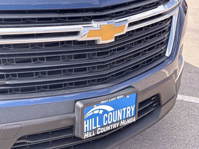 Used 2023 Chevrolet Traverse LS FWD image 12