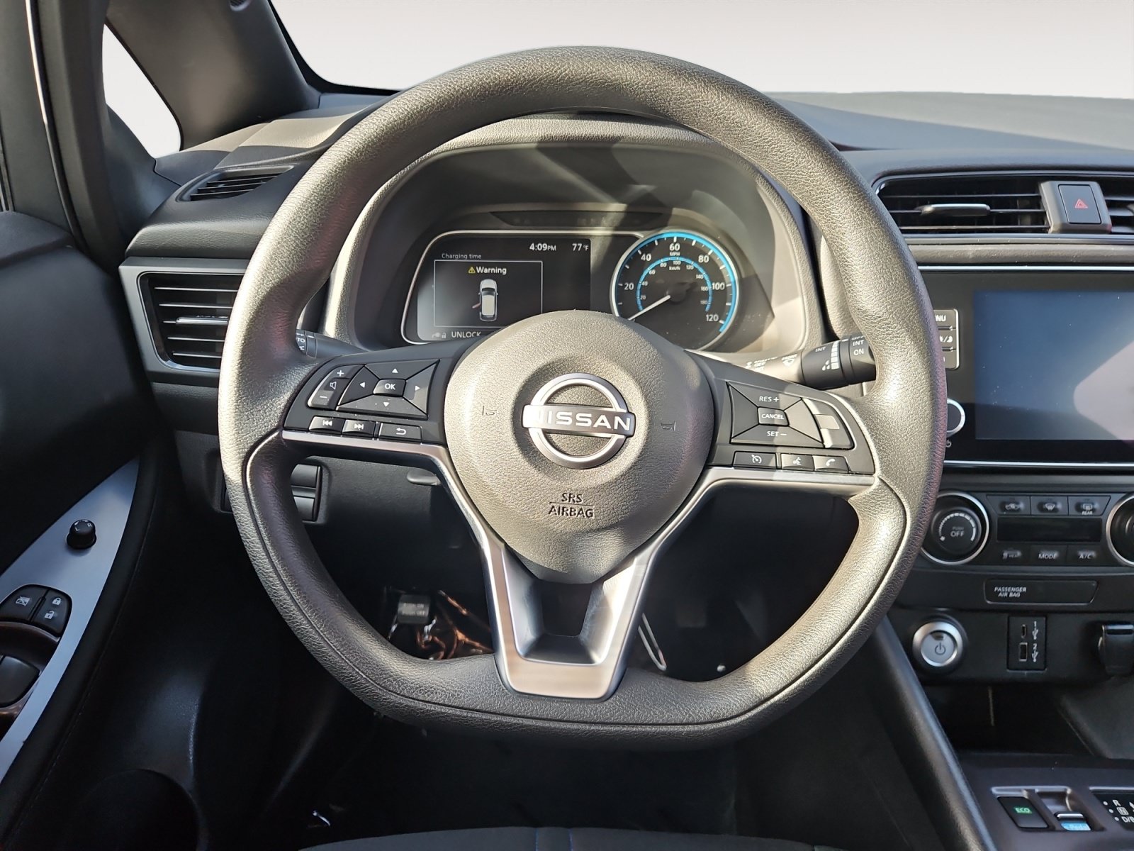Used 2025 Nissan Leaf S FWD image 12