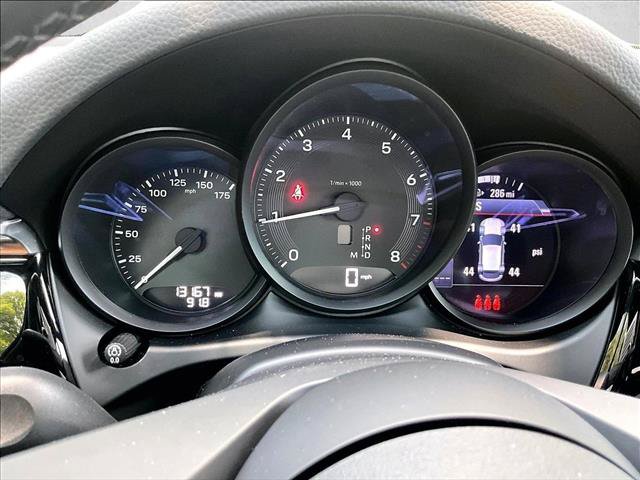 Used 2024 Porsche Macan AWD/4WD image 22
