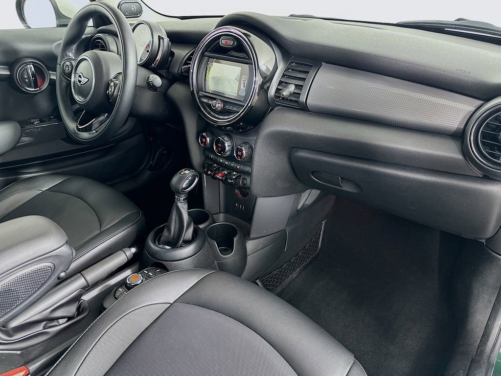 Used 2018 MINI Cooper 2-Door Hardtop image 28