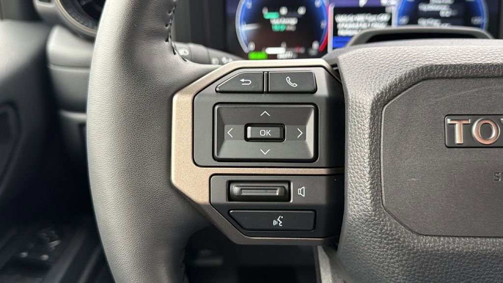 Used 2025 Toyota Land Cruiser w/ Premium Package image 25