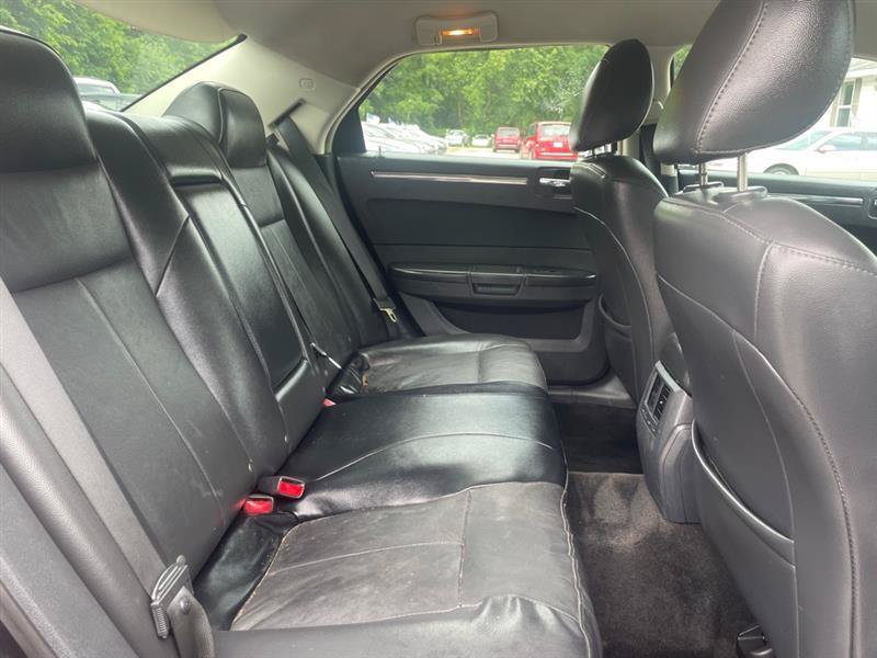 Used 2010 Chrysler 300 Touring RWD image 13