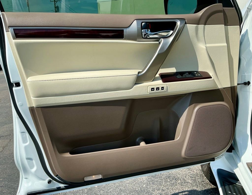 Used 2017 Lexus GX 460 Premium image 42