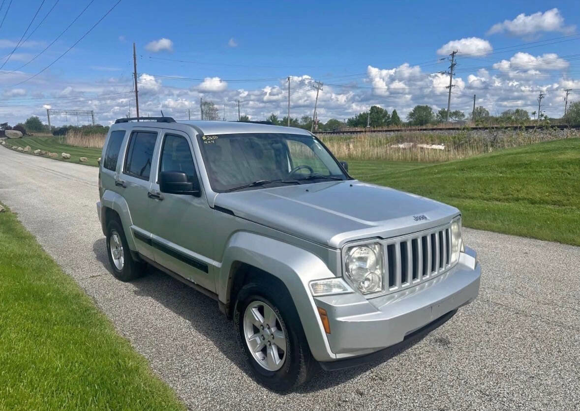 Used 2010 Jeep Liberty Sport w/ Popular Equipment Group AWD/4WD image 1