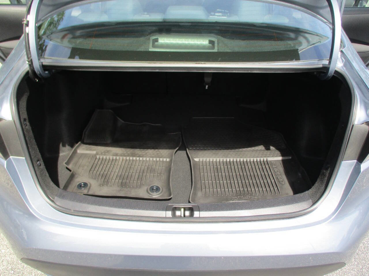 Used 2022 Toyota Corolla LE FWD image 22