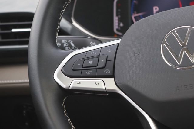 Used 2024 Volkswagen Taos SEL image 20