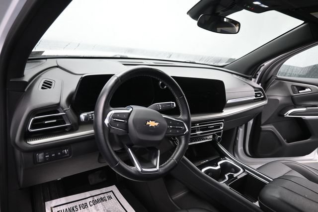 Used 2025 Chevrolet Traverse LT AWD/4WD image 16