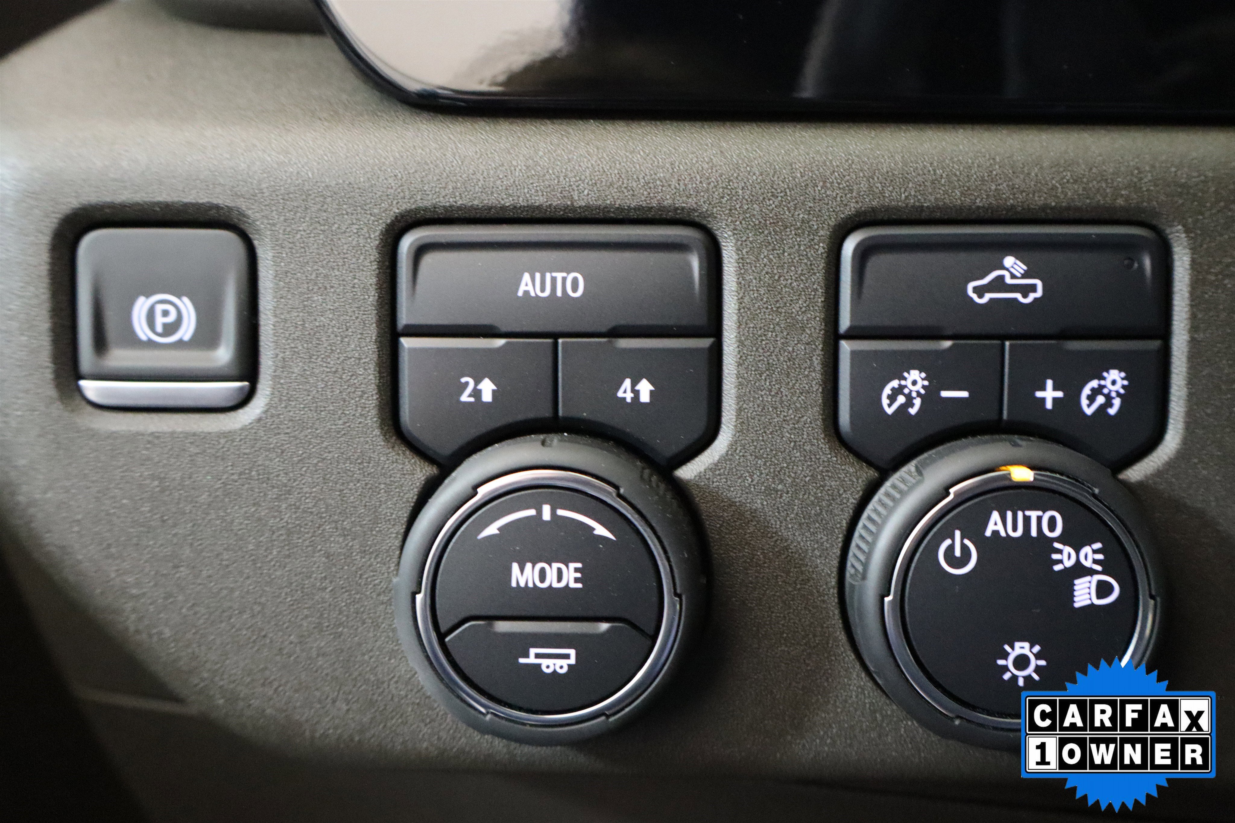 Used 2025 Chevrolet Silverado 1500 LT w/ Leather Package image 31