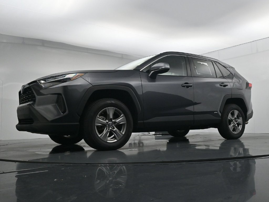 Used 2024 Toyota RAV4 XLE AWD/4WD image 20