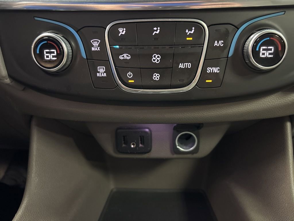 Used 2018 Chevrolet Traverse LT image 33