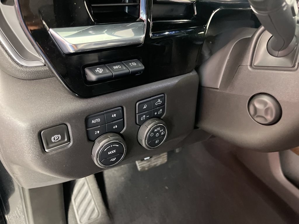 Certified 2023 Chevrolet Silverado 1500 High Country w/ Technology Package AWD/4WD image 27