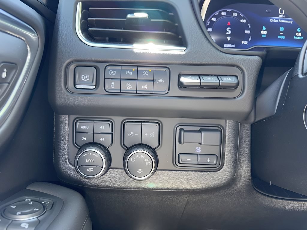 Used 2024 Chevrolet Suburban High Country w/ Advanced Technology Package AWD/4WD image 11