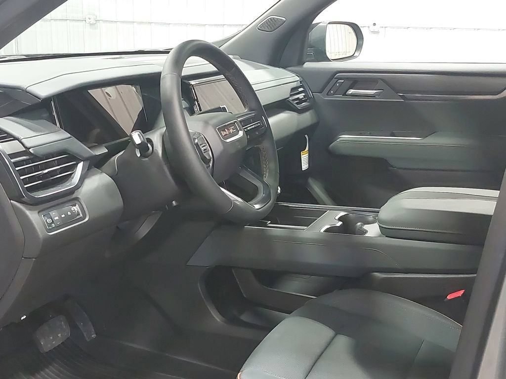New 2025 GMC Acadia AT4 w/ LPO, Floor Liner Package AWD/4WD image 18