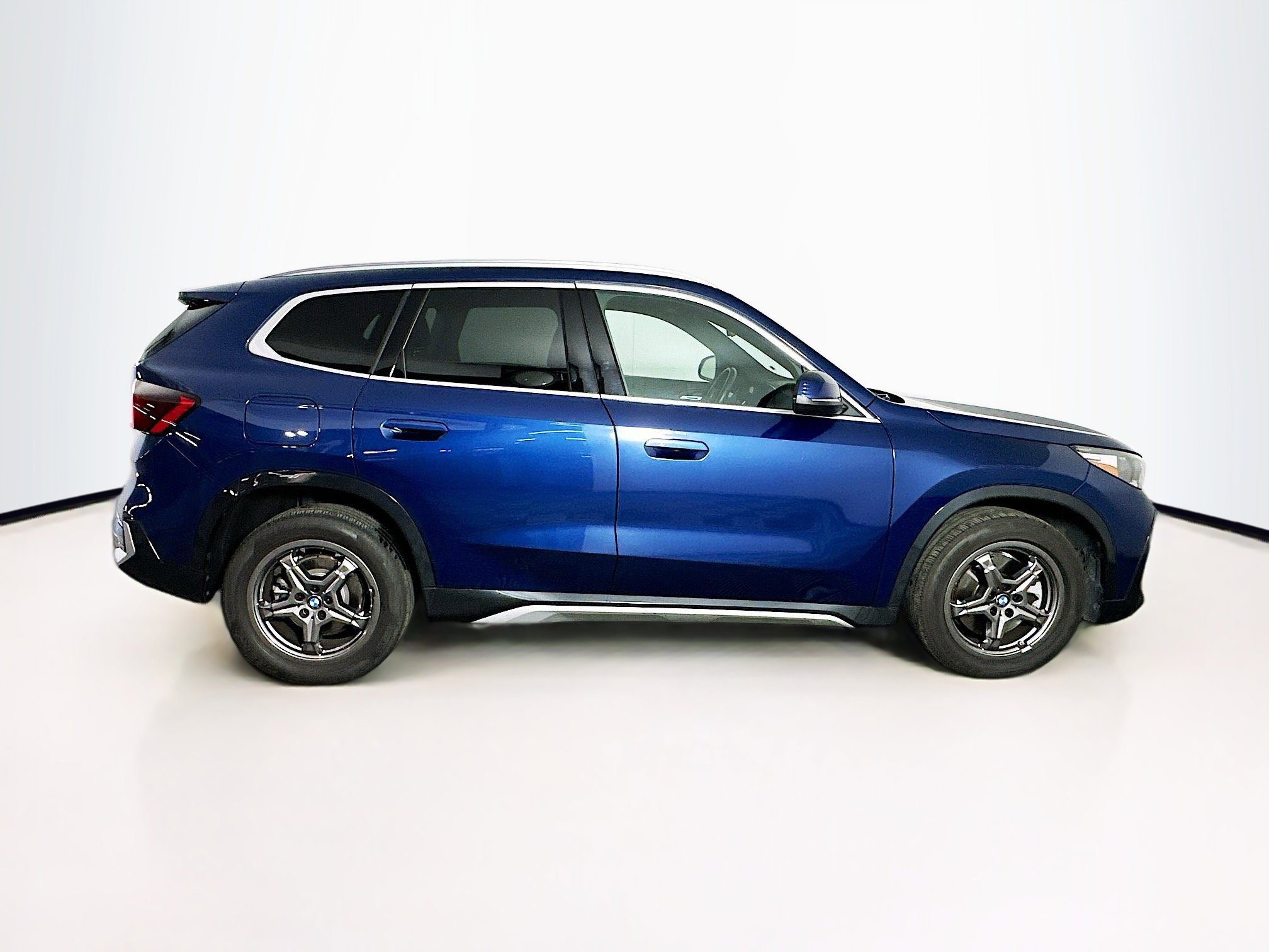 Used 2025 BMW X1 xDrive28i AWD/4WD image 10