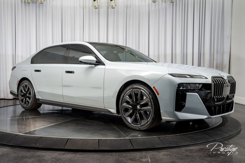 Used 2023 BMW 740i w/ Parking Assistance Package image 23