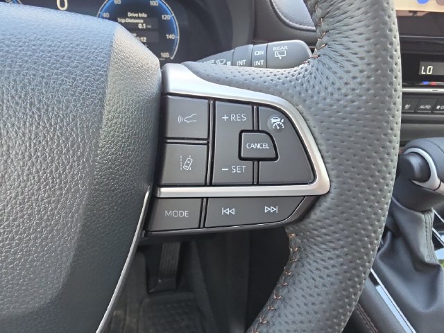 Used 2026 Toyota Sienna Limited FWD image 23