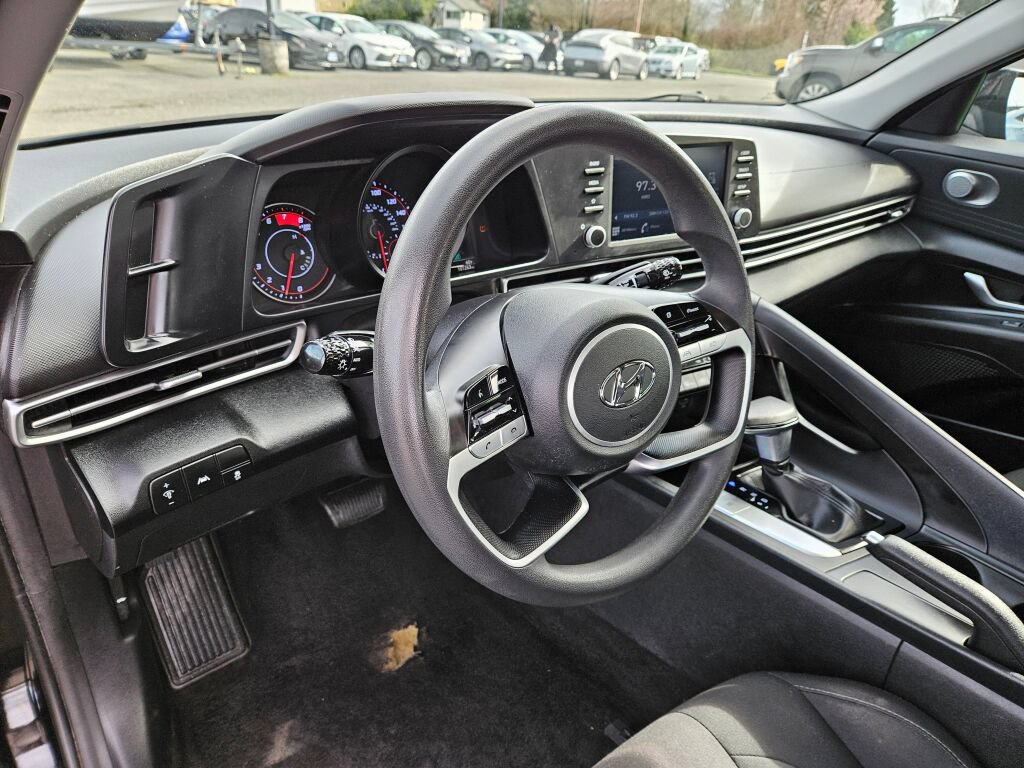 Used 2021 Hyundai Elantra SEL FWD image 16