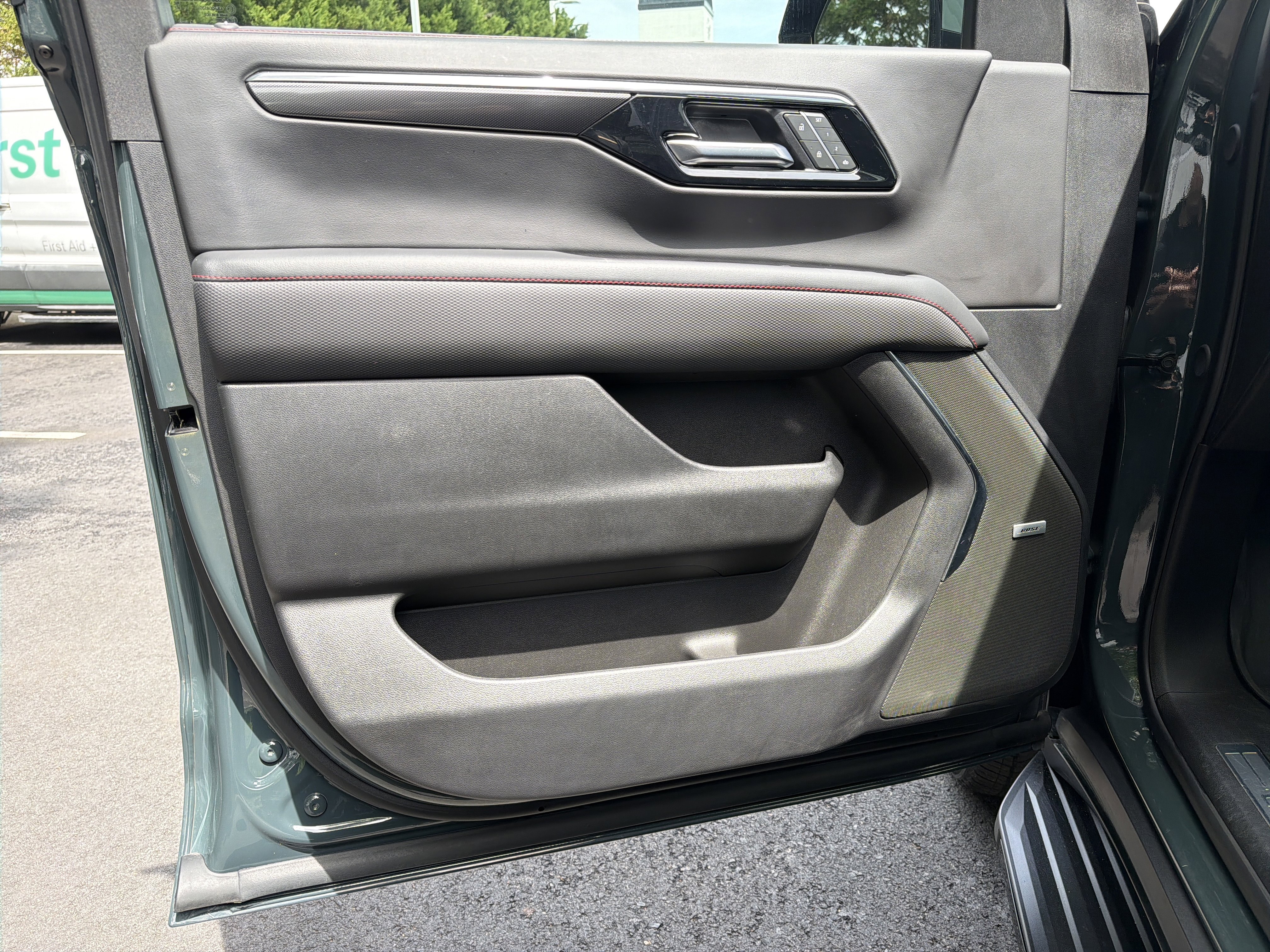 Used 2025 Chevrolet Tahoe RST w/ Comfort Package AWD/4WD image 14