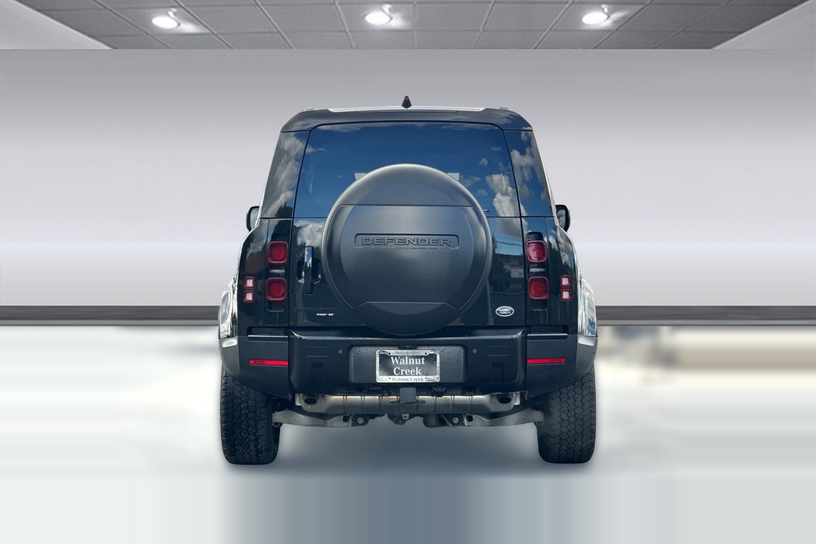 Used 2020 Land Rover Defender 110 SE image 9