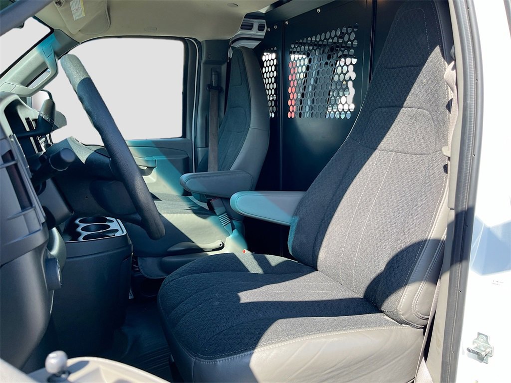 Used 2024 GMC Savana 2500 w/ Driver Convenience Package image 19