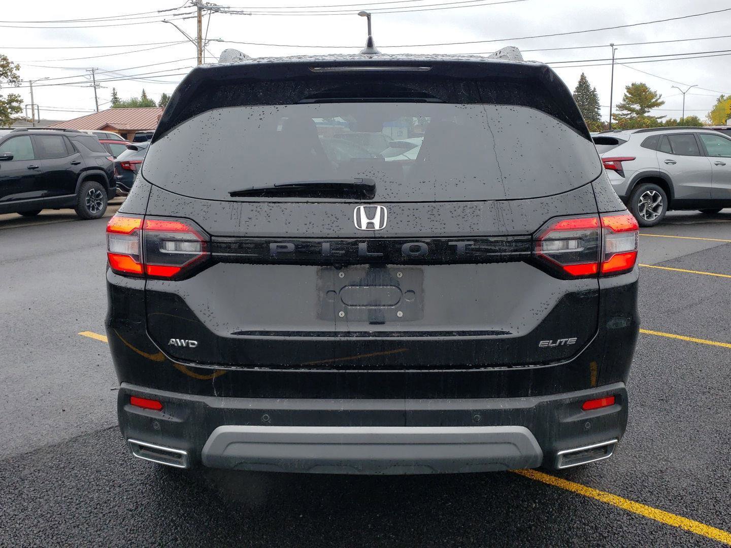 Used 2023 Honda Pilot Elite image 6