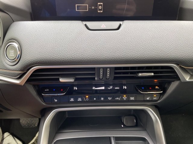 Used 2025 MAZDA CX-90 3.3 Turbo w/ Preferred Package image 16