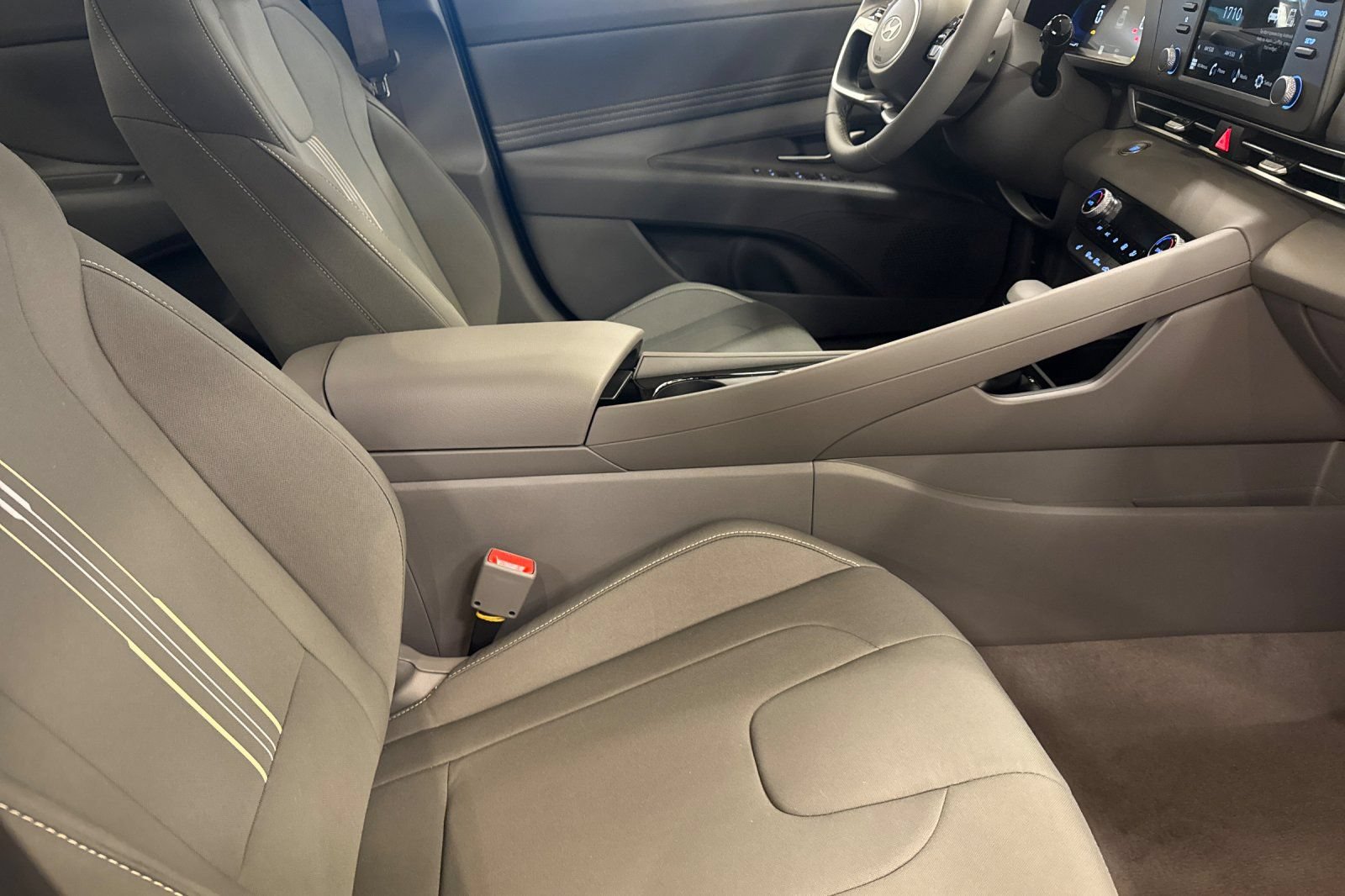 New 2026 Hyundai Elantra SEL Sport Premium FWD image 15