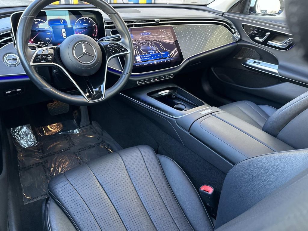 Used 2025 Mercedes-Benz E 350 4MATIC Sedan image 10