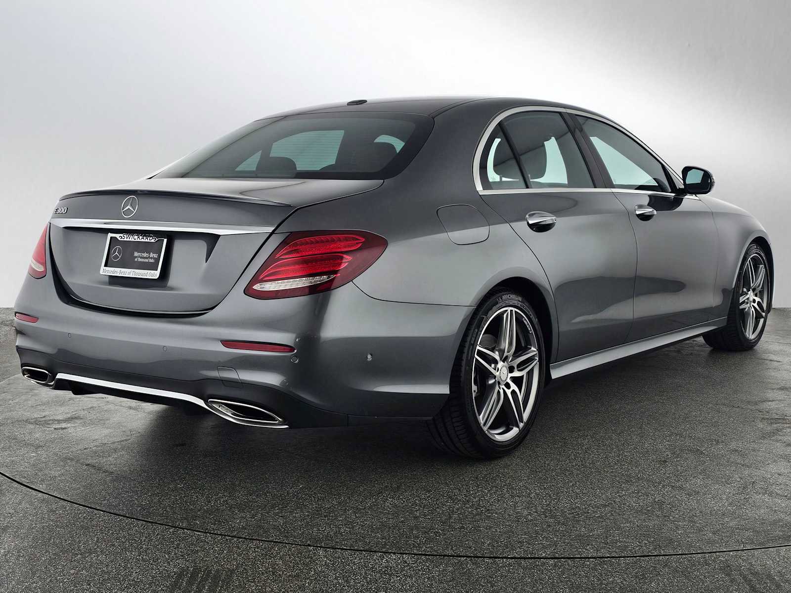 Used 2017 Mercedes-Benz E 300 image 3