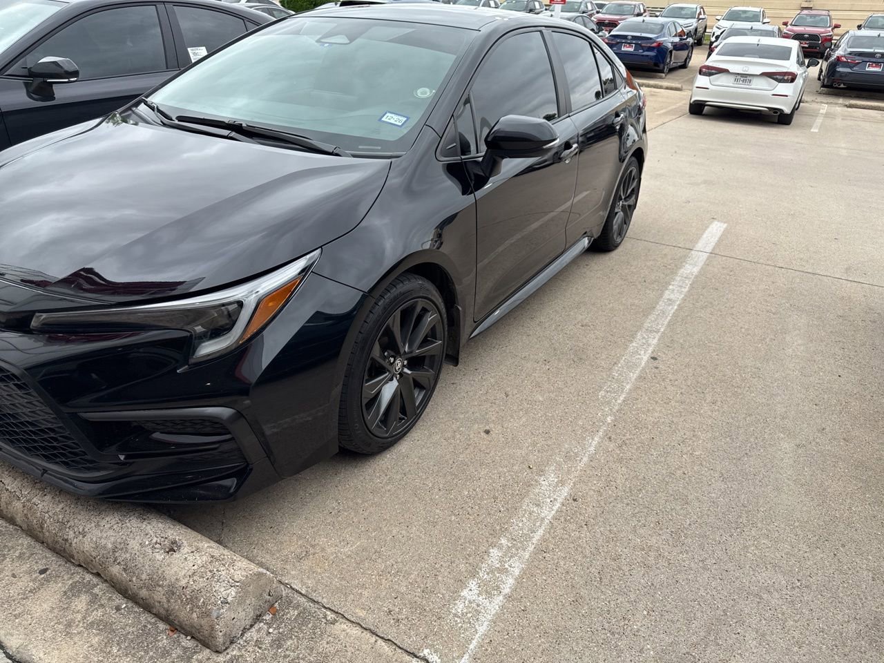 Used 2025 Toyota Corolla SE FWD image 1