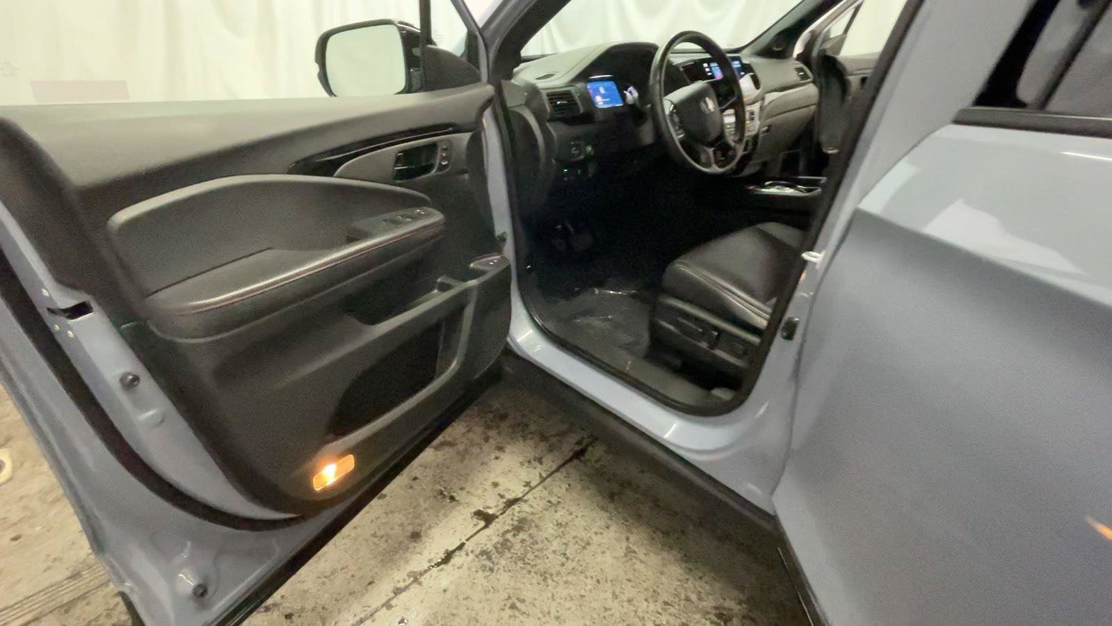 Certified 2024 Honda Passport Black Edition image 26
