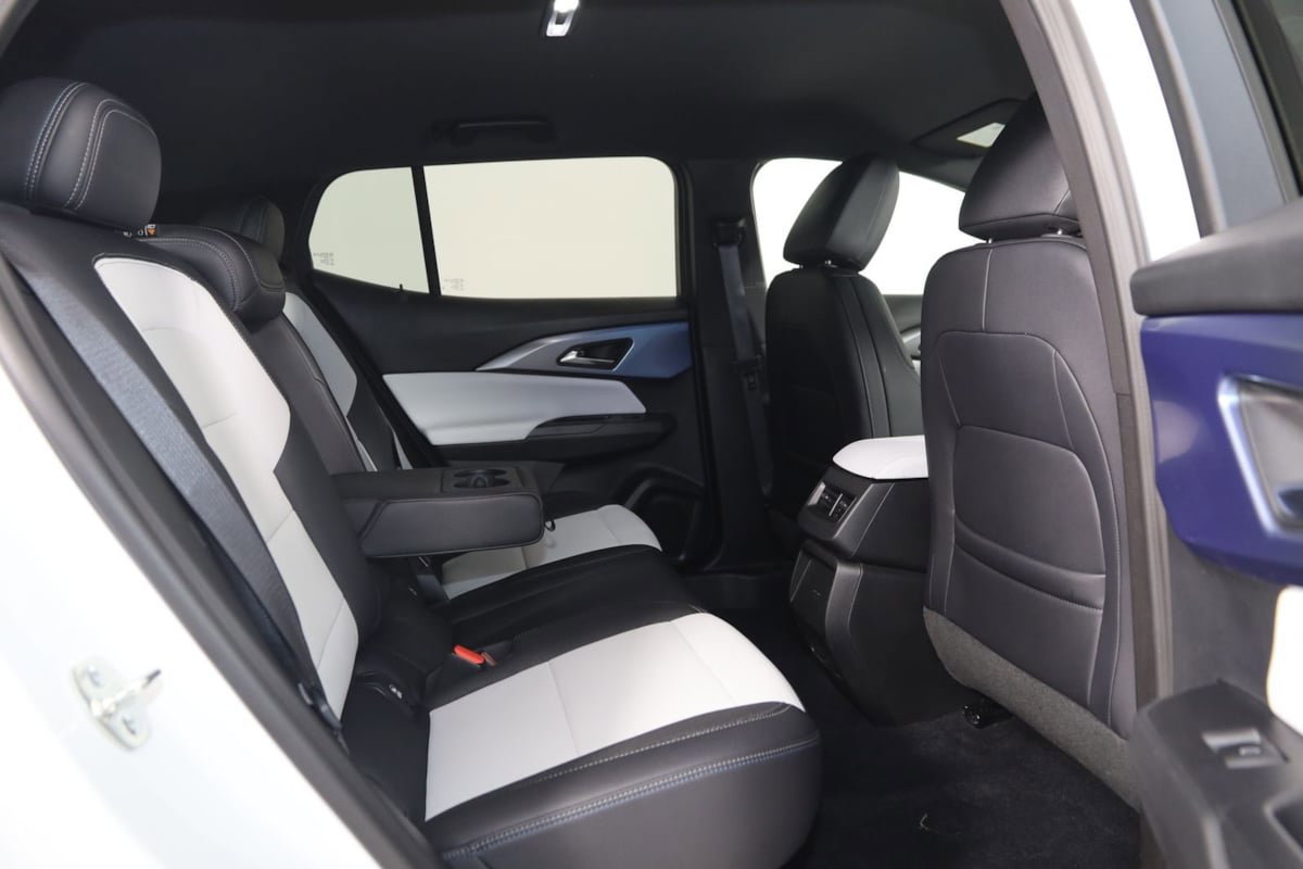 Used 2025 Chevrolet Equinox EV LT FWD image 13