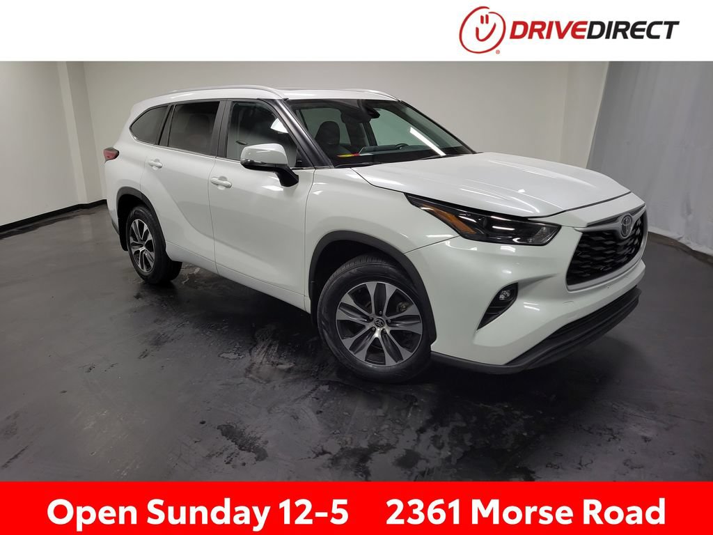 Used 2023 Toyota Highlander XLE