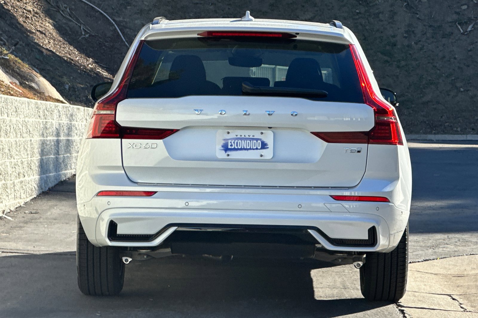 New 2026 Volvo XC60 T8 Plus image 6