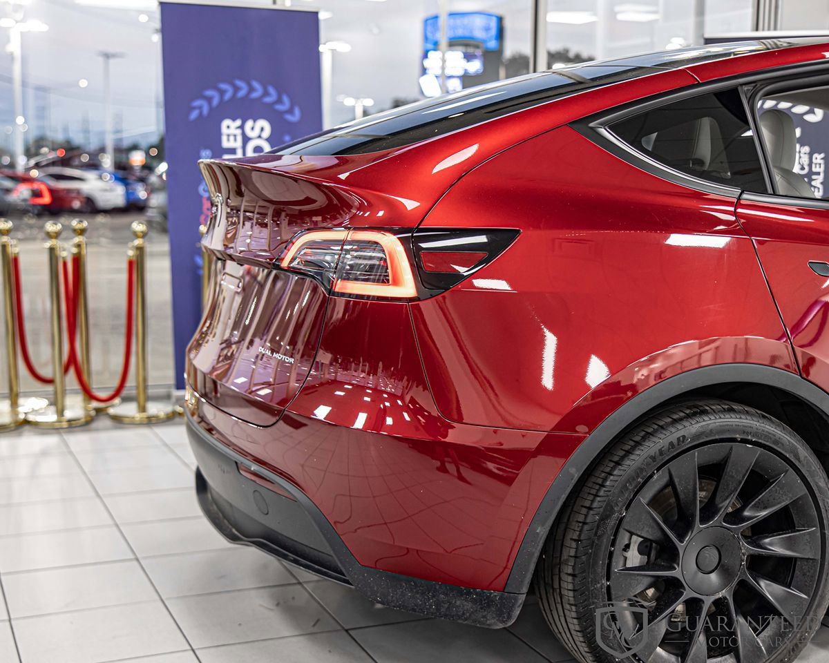 Used 2024 Tesla Model Y Long Range AWD/4WD image 16