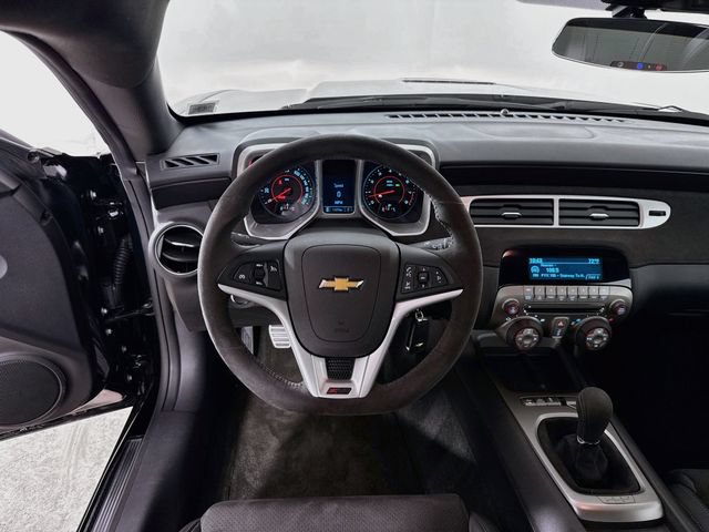 Used 2015 Chevrolet Camaro Z/28 RWD image 20