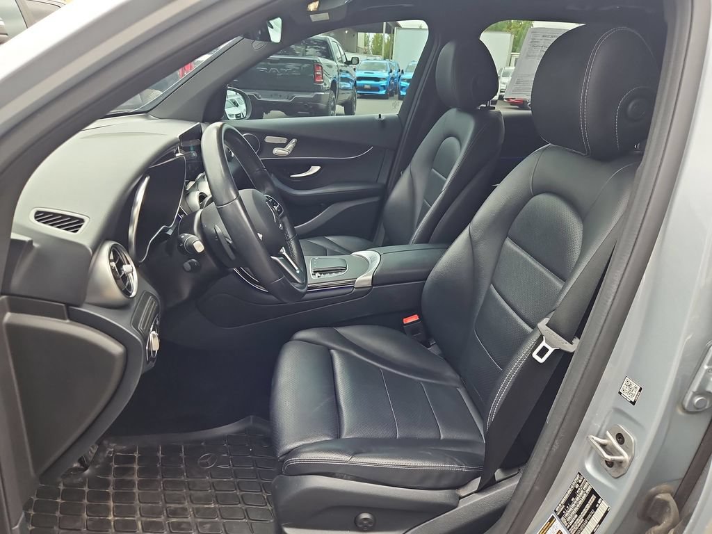 Used 2021 Mercedes-Benz GLC 300 4MATIC image 12