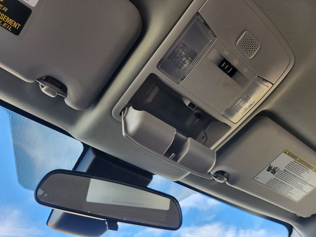 Used 2018 Toyota RAV4 LE image 20