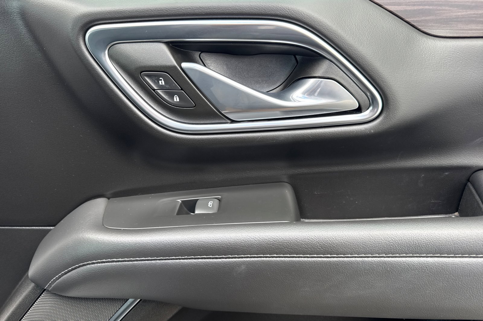 Used 2023 Chevrolet Tahoe LT w/ Luxury Package image 21