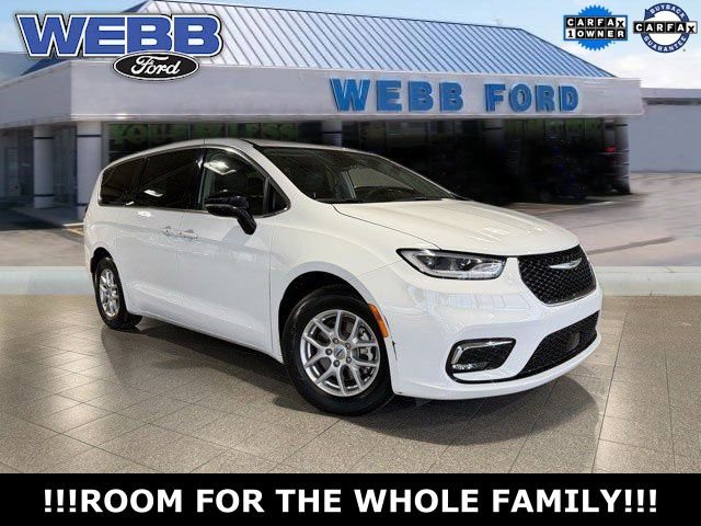 Used 2024 Chrysler Pacifica Touring-L image 1