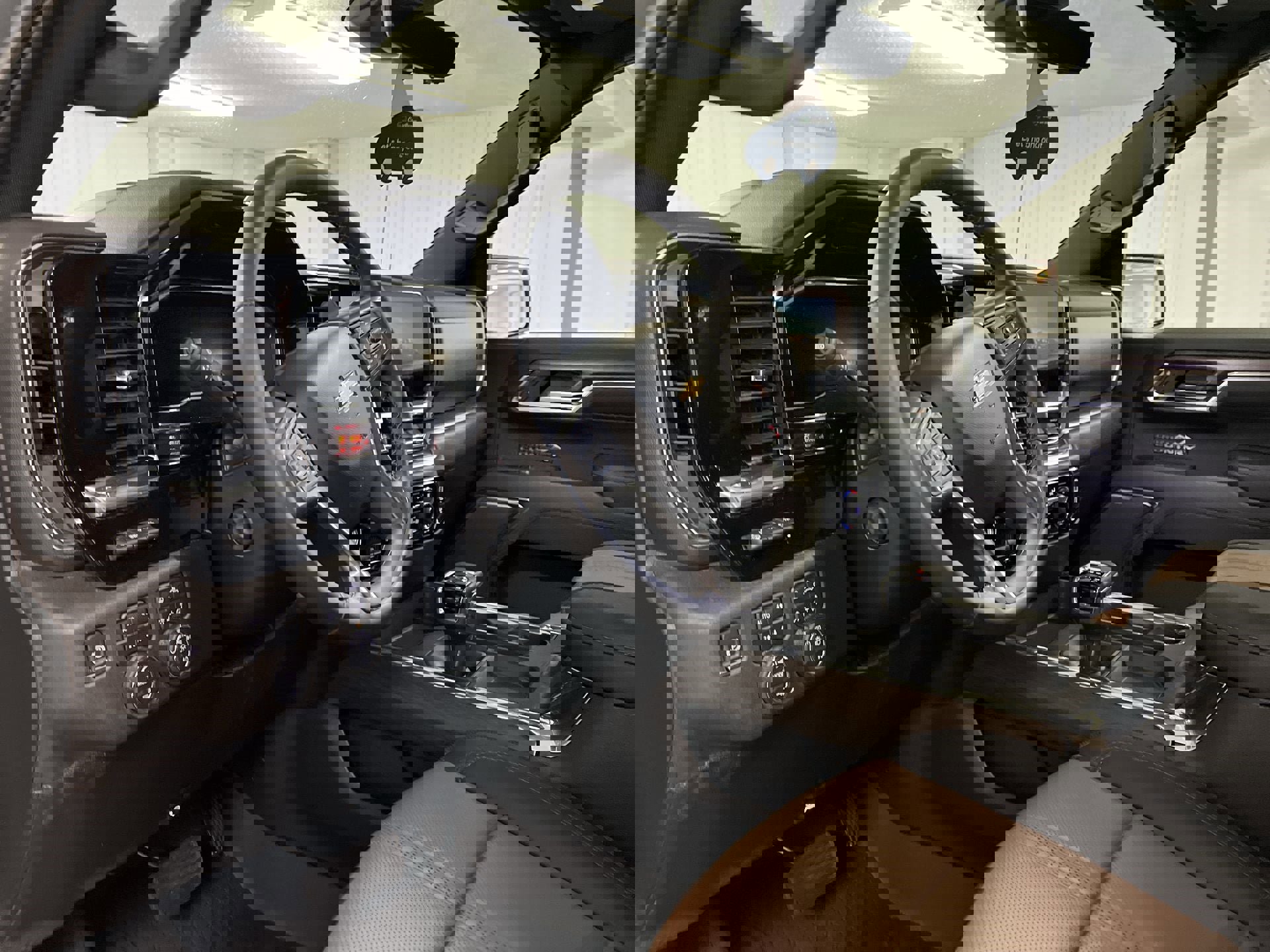 Certified 2025 Chevrolet Silverado 1500 High Country image 46