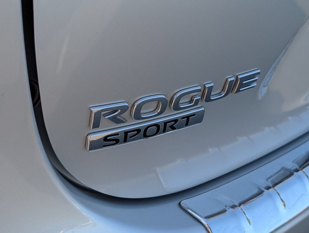 Certified 2021 Nissan Rogue Sport SV FWD image 14