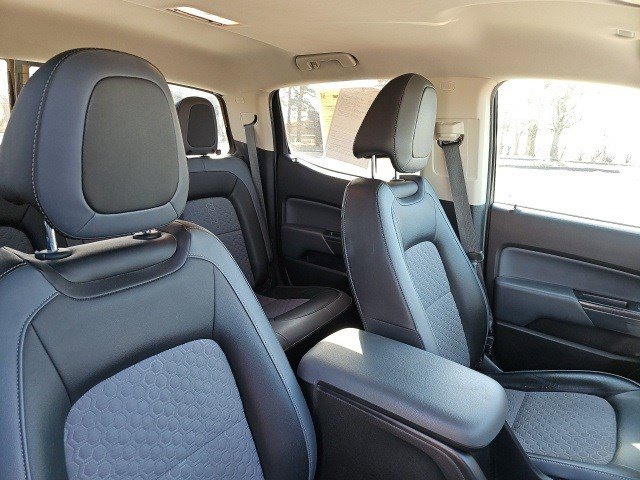 Used 2016 Chevrolet Colorado Z71 image 12