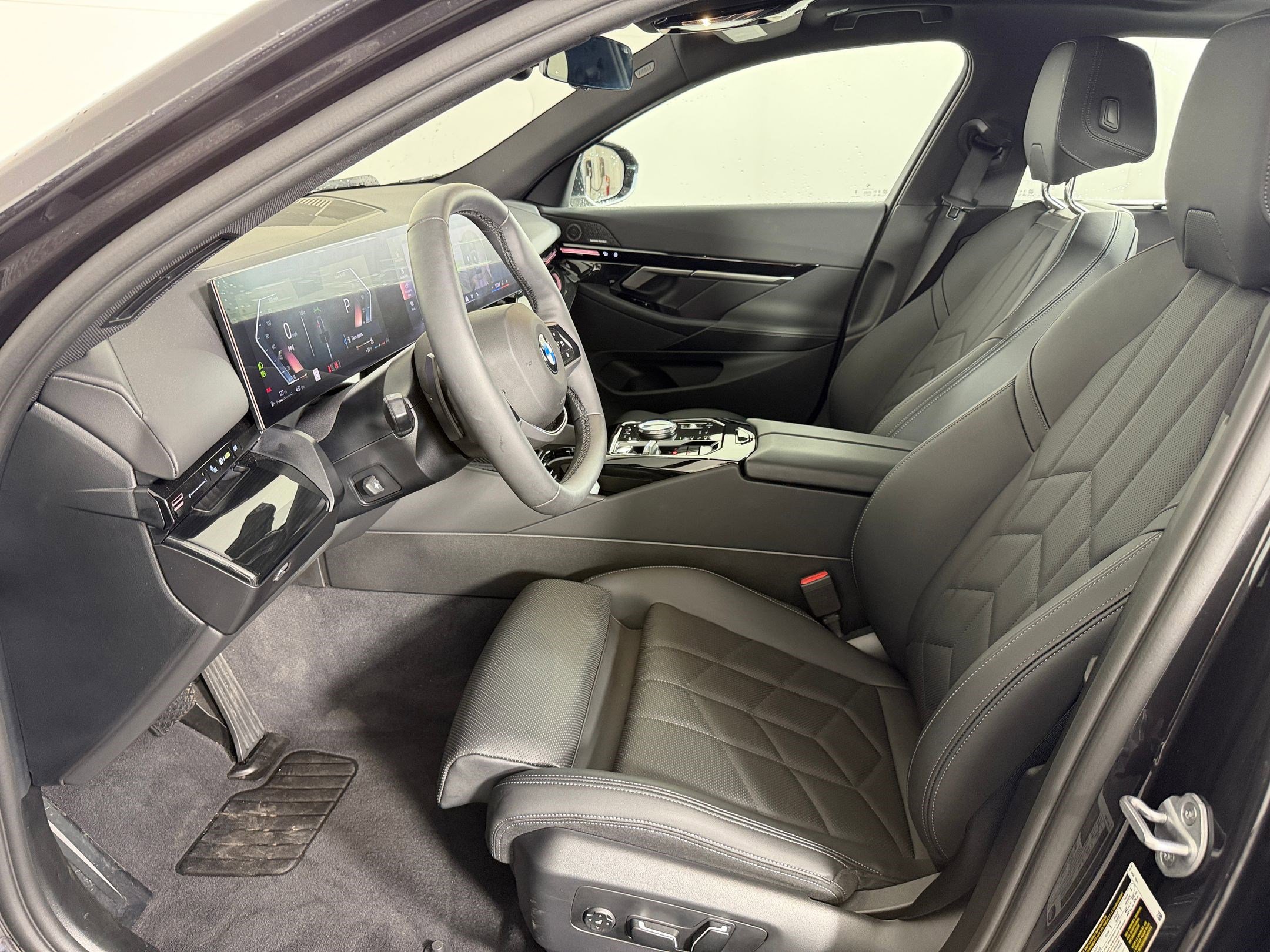 Used 2026 BMW 530i RWD image 5